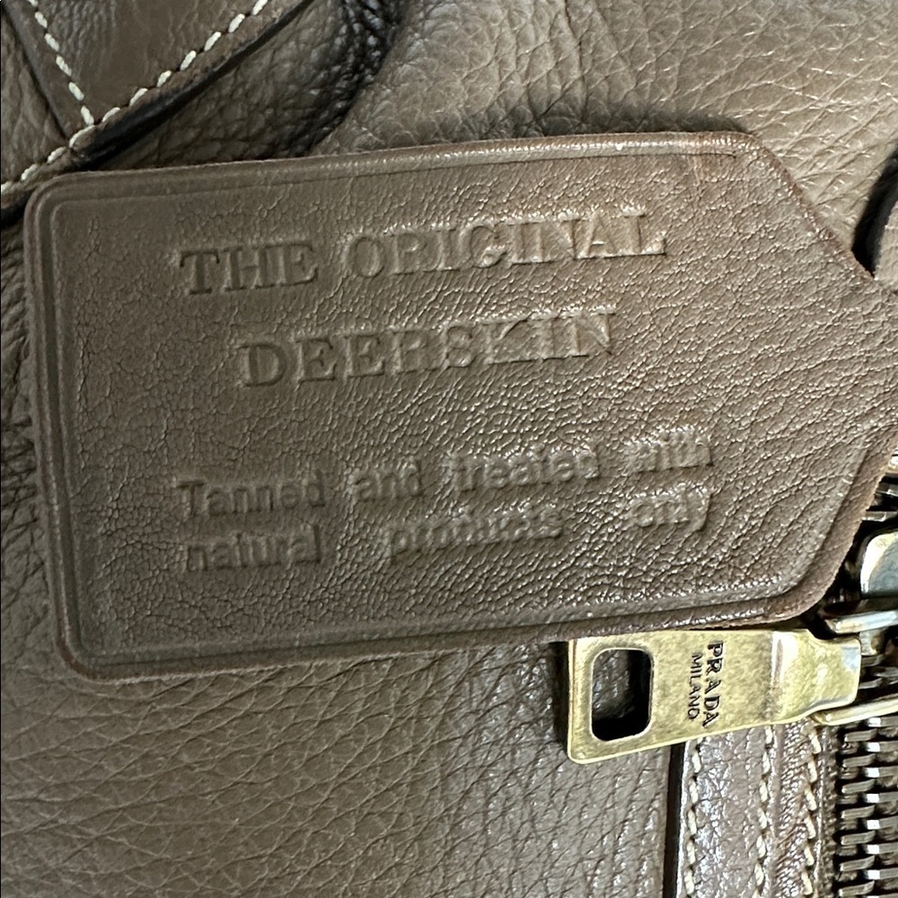 💯Authentic Prada Leather Handbag🍀 - Picture 10 of 17